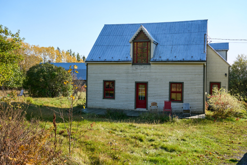 Saison,Automne,Baie-des-Chaleurs,Région,MRC Bonaventure,Bonaventure,Résidentiel,Logement de classe moyenne,Maison de campagne,Jour,Temps